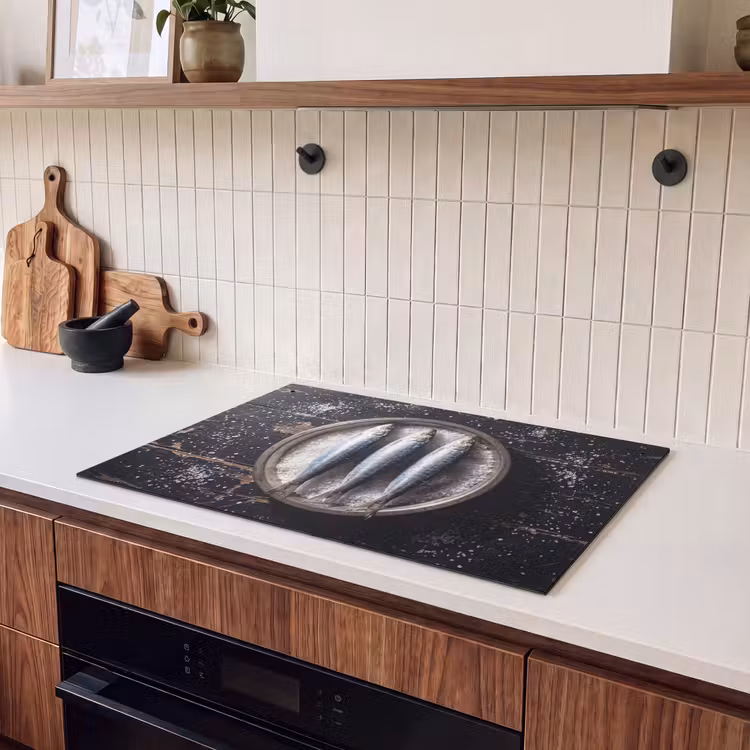 Inductiebeschermer & spatscherm (2in1) - Vis - Zout - Eten - Vis - Zout - Eten Inductie beschemer met haakjes klein