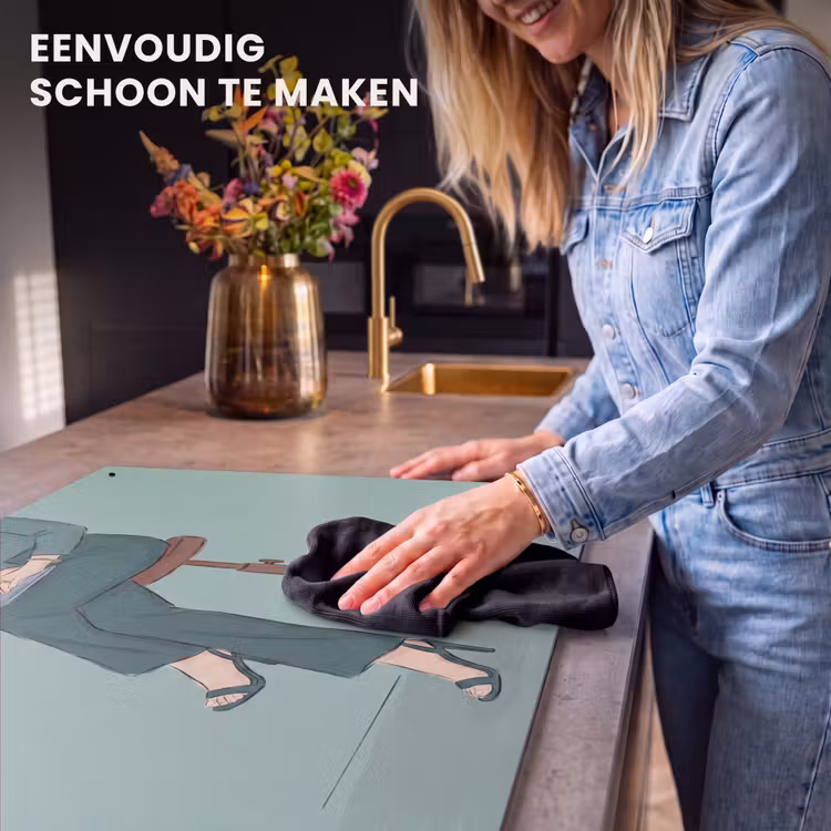 Vrouw - Laptop - Zittend - Illustratie - Groen Inductie beschemer met haakjes klein -ky-schoon-nl