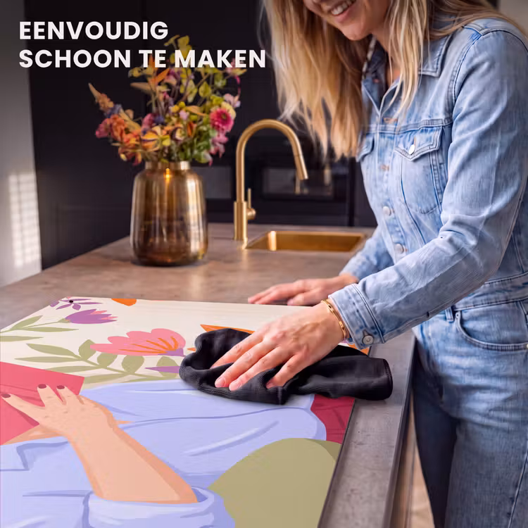 Vrouw - Lezen - Thuis - Modern - Bloemen Inductie beschemer met haakjes klein -ky-schoon-nl