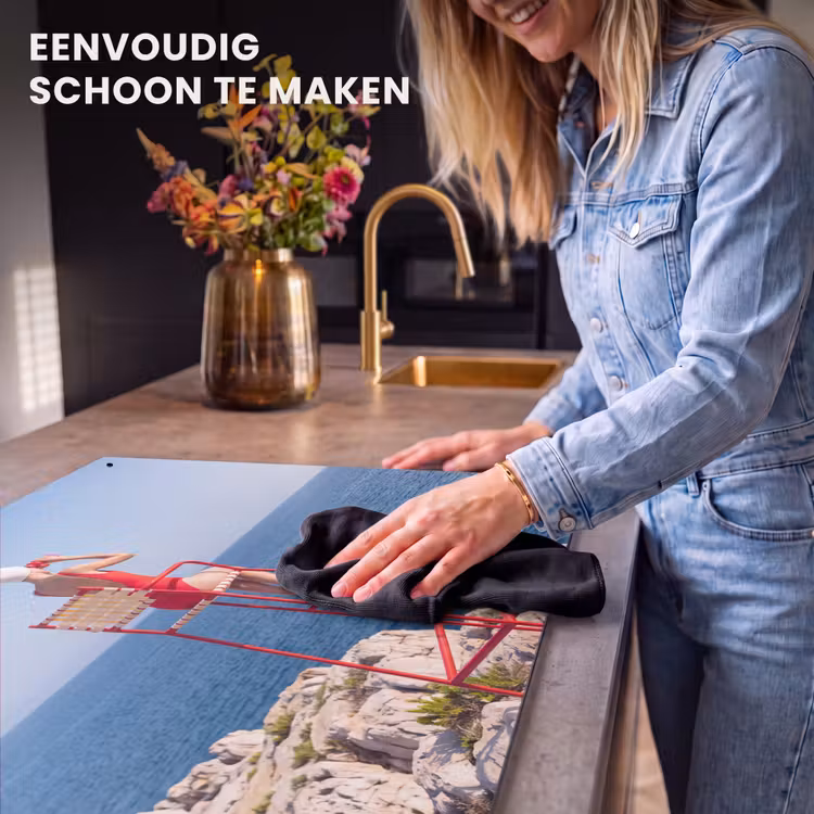 Vrouw - Zee - Kust - Verrekijker - Rood Inductie beschemer met haakjes klein -ky-schoon-nl