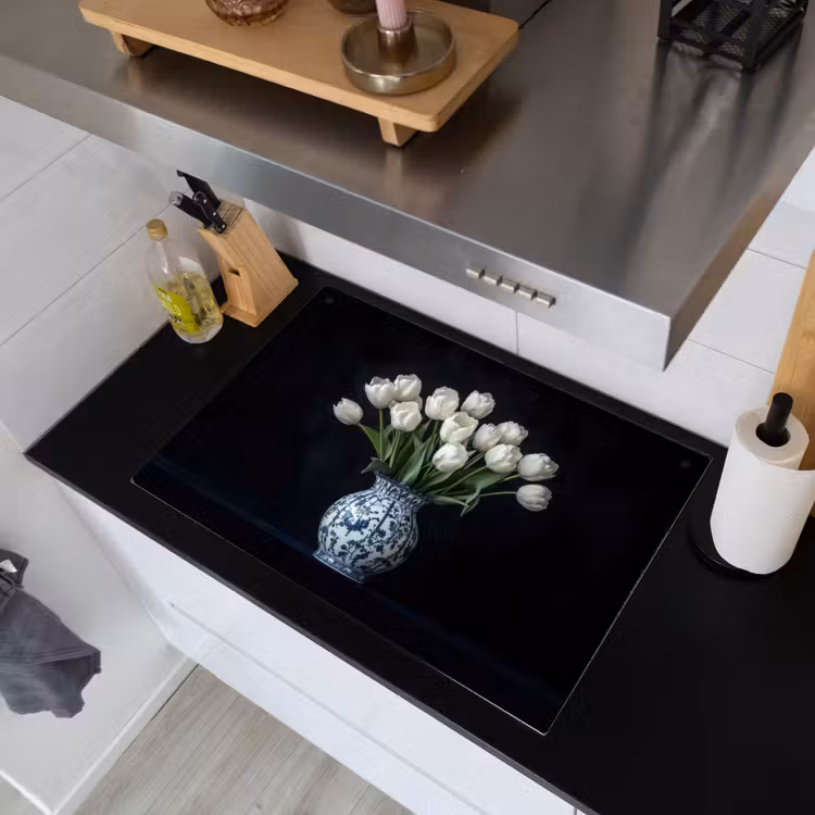 Wit - Bloemen - Tulpen - Vaas Inductie beschemer met haakjes klein -sfeer1