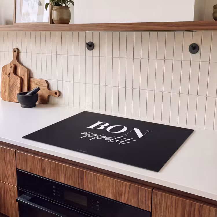 Inductiebeschermer & spatscherm (2in1) - Zwart - Quote - Bon appétit - Zwart - Quote - Bon appétit Inductie beschemer met haakjes klein