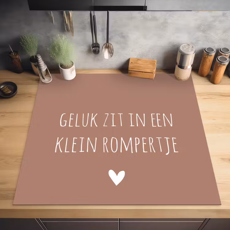 Spreuken - Geluk zit in een klein rompertje - Quotes Inductie beschermer vinyl 3mm middel -sfeer5