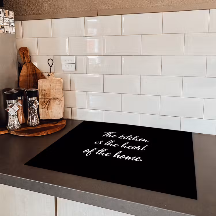 Spreuken - Koken - Thuis - The kitchen is the heart of the home - Quotes Inductie beschermer vinyl 3mm groot -sfeer3