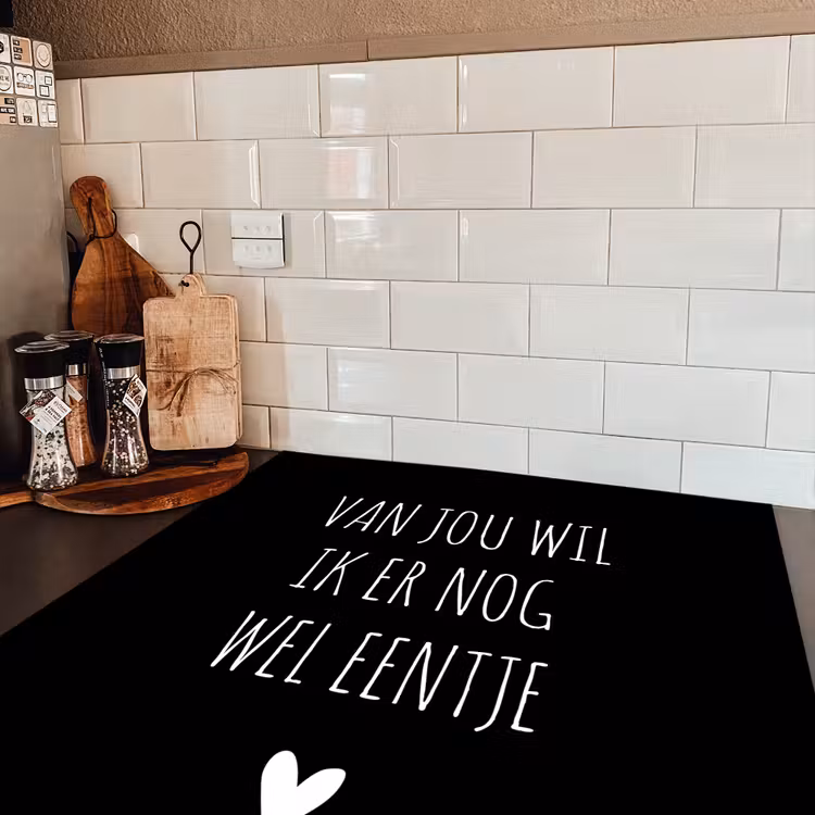 Spreuken - Quotes - Van jou wil ik er nog wel eentje Inductie beschermer vinyl 3mm middel -sfeer3