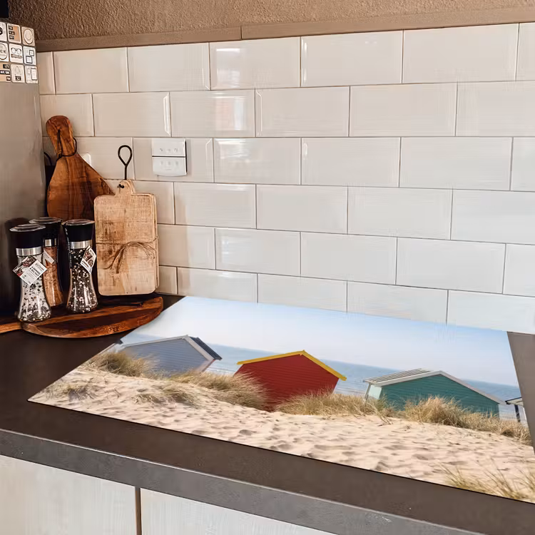 Strand - Huisjes - Kleurrijk - Duinen Inductie beschermer vinyl 3mm klein -sfeer3
