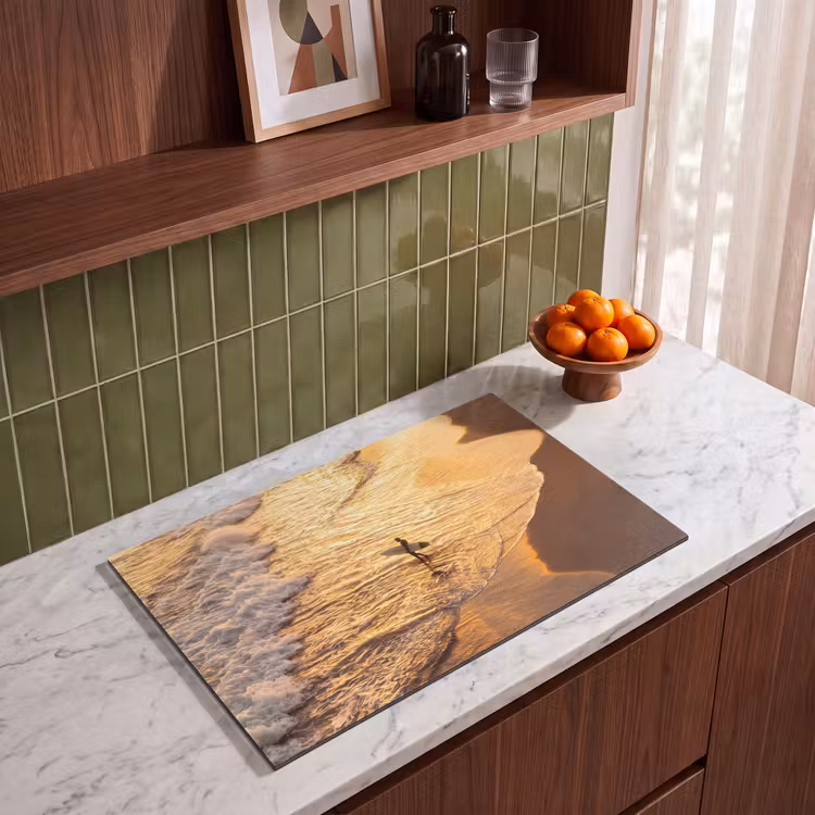 Surfer - Strand - Zonsondergang - Oceaan - Goud Inductie beschermer vinyl 3mm klein -sfeer8