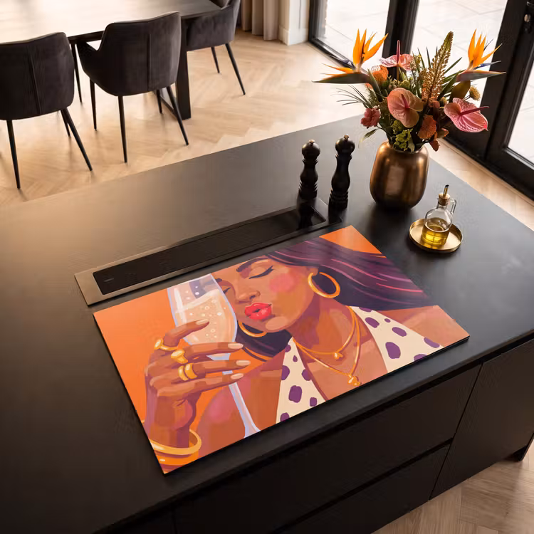 Vrouw - Champagne - Feest - Modern - Oranje Inductie beschermer vinyl 3mm klein -sfeer5