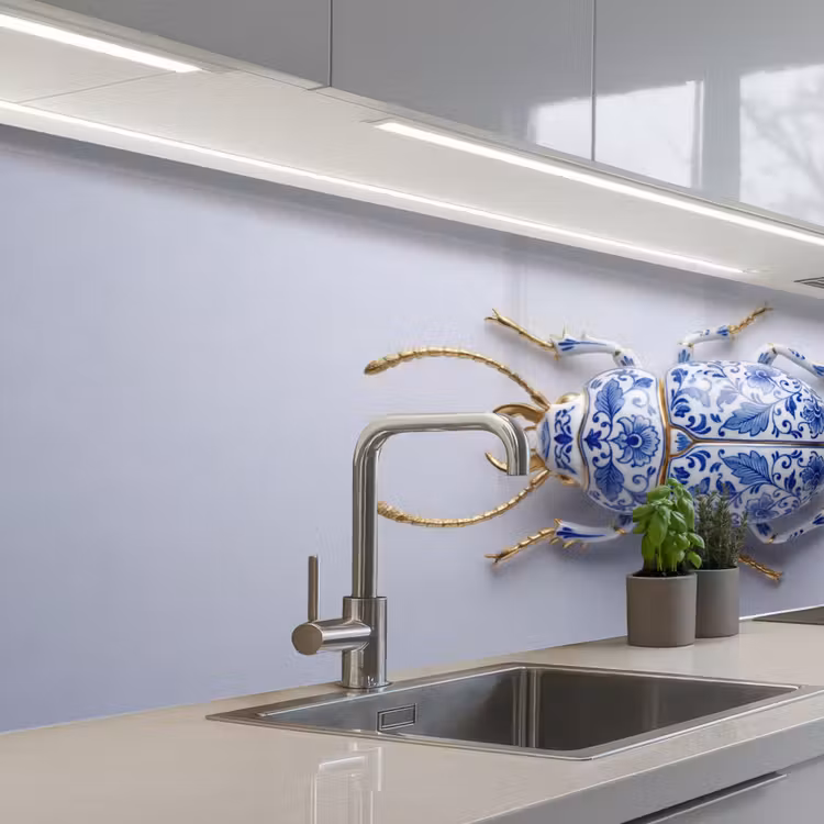 Kever - Delfts - Blauw - Goud keuken achterwand 2 middel -3d_schuin