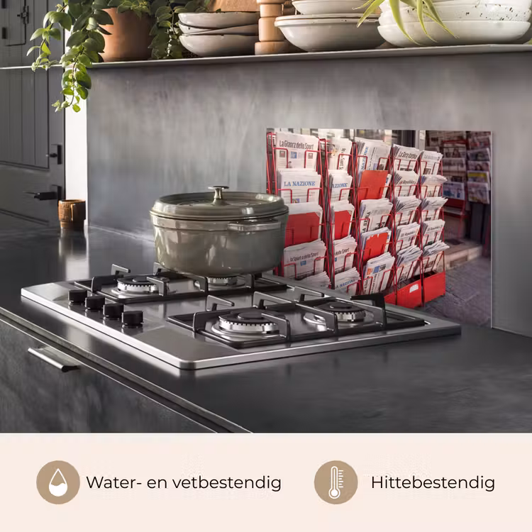 Kranten - Rek - Stedelijk - Dagelijks leven - Rood keuken achterwand spatscherm klein -usp_NL