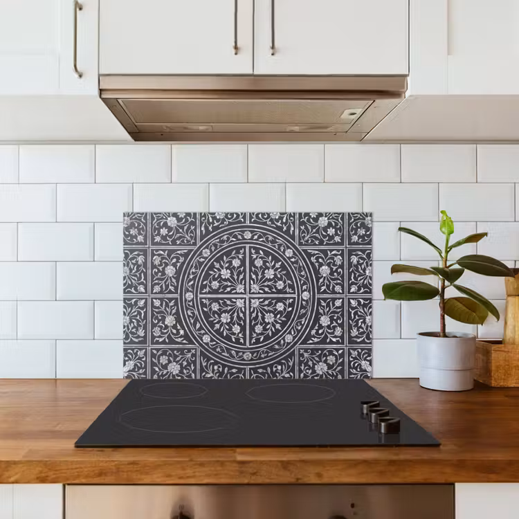 Patroon - Bloemmotief - Decoratie - Klassiek - Zwart keuken achterwand spatscherm klein -sfeer2