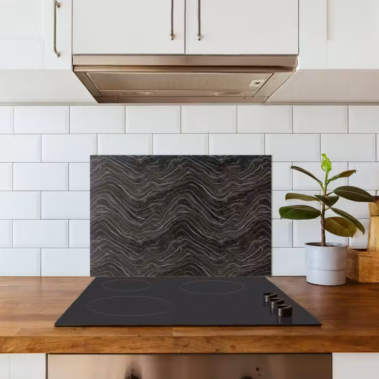 Patroon - Contrast - Antraciet keuken achterwand spatscherm klein 900 -sfeer2