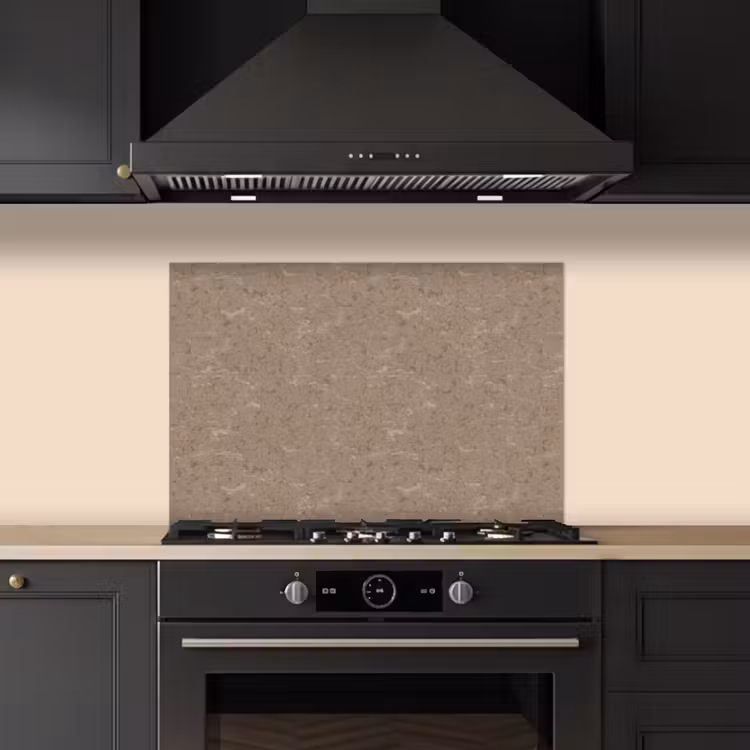 Patroon - Kalksteen - Beige keuken achterwand spatscherm klein 900 -sfeer1