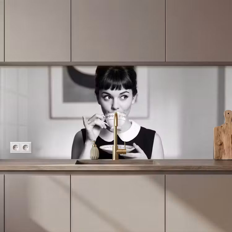 Portret - Thee - Vrouw keuken achterwand 2 middel zz_3dshopping