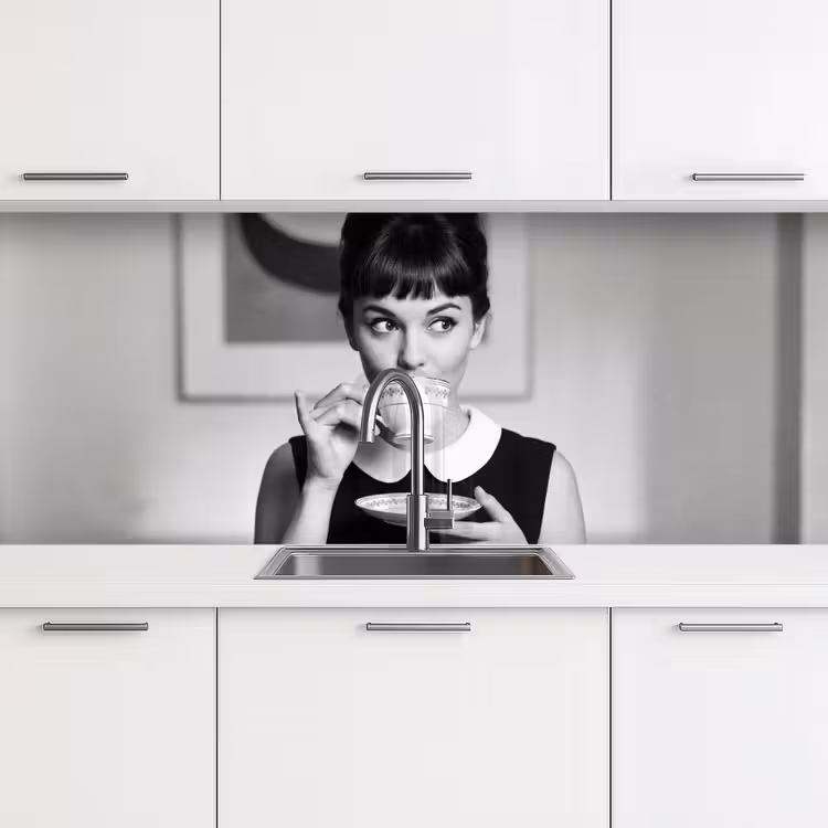 Portret - Thee - Vrouw keuken achterwand 2 middel -3d