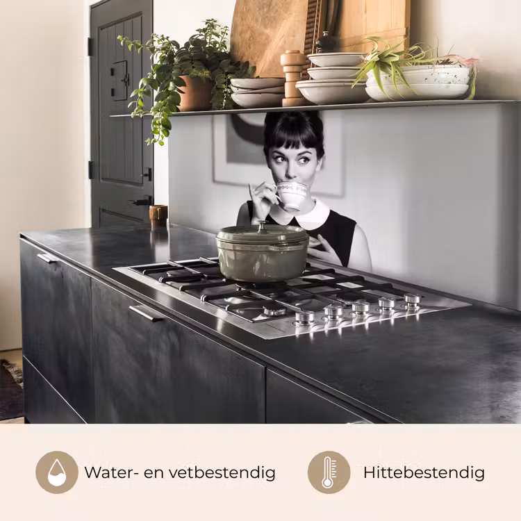 Portret - Thee - Vrouw keuken achterwand 2 middel -usp_NL