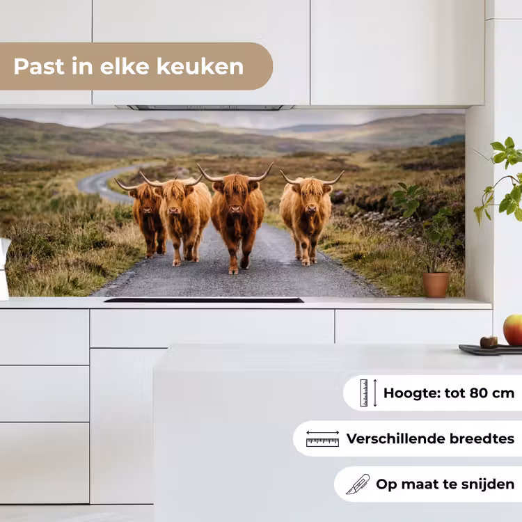 Schotse Hooglanders - Weg - Landschap - Kudde keuken achterwand 2 middel -sfeer4_NL