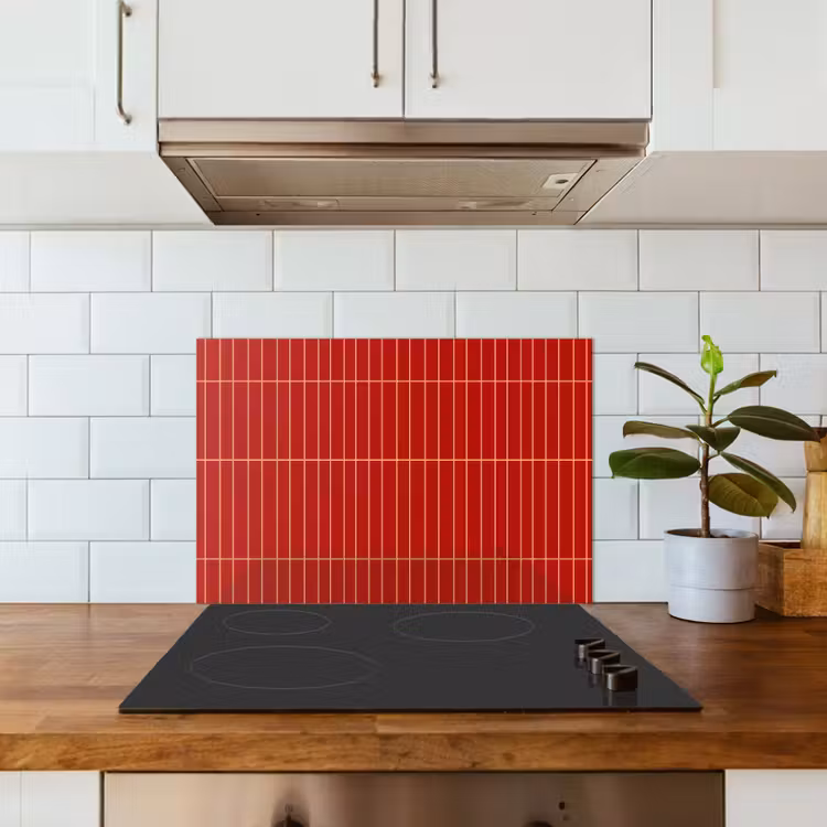 Verticaal - Wandtegel - Helderrood keuken achterwand spatscherm klein 900 -sfeer2