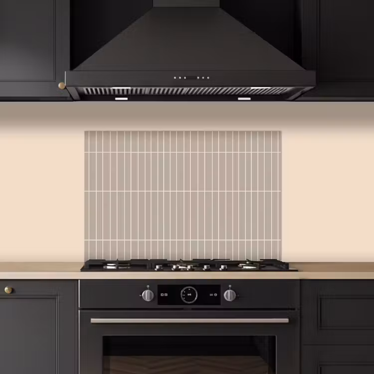 Verticaal - Wandtegel - Licht Beige keuken achterwand spatscherm klein 900 -sfeer1