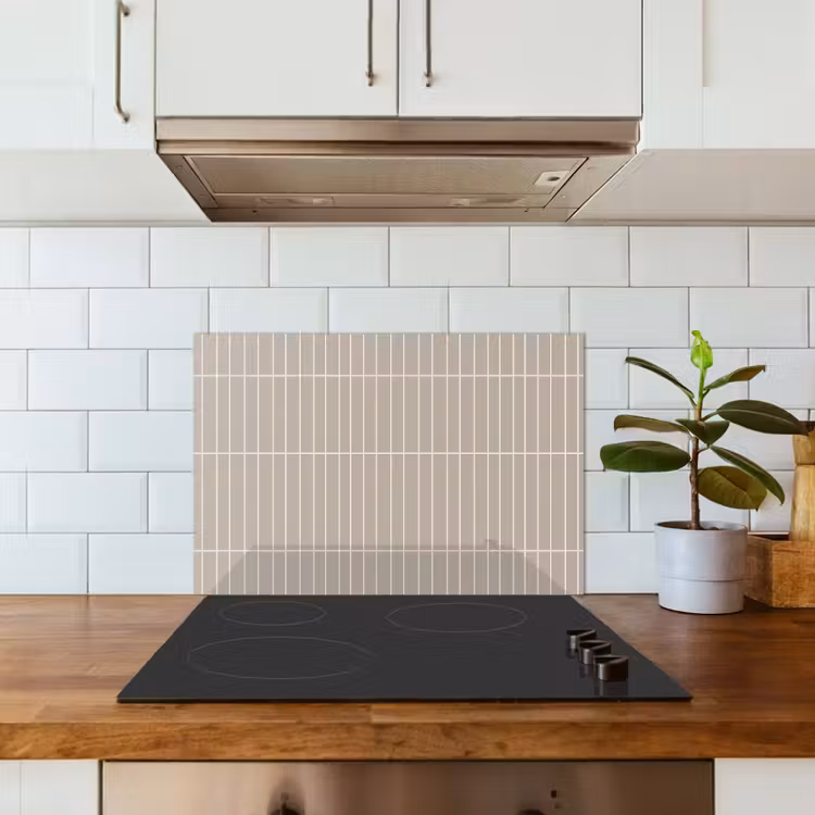 Verticaal - Wandtegel - Licht Beige keuken achterwand spatscherm klein 900 -sfeer2