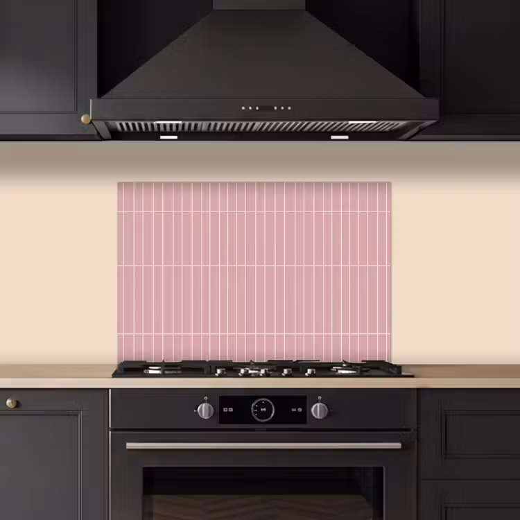 Verticaal - Wandtegel - Lichtroze keuken achterwand spatscherm klein 900 -sfeer1