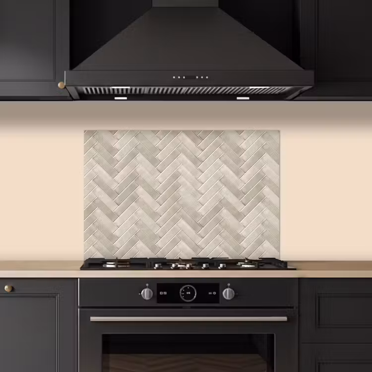 Visgraat - Wandtegel - Beige keuken achterwand spatscherm klein 900 -sfeer1