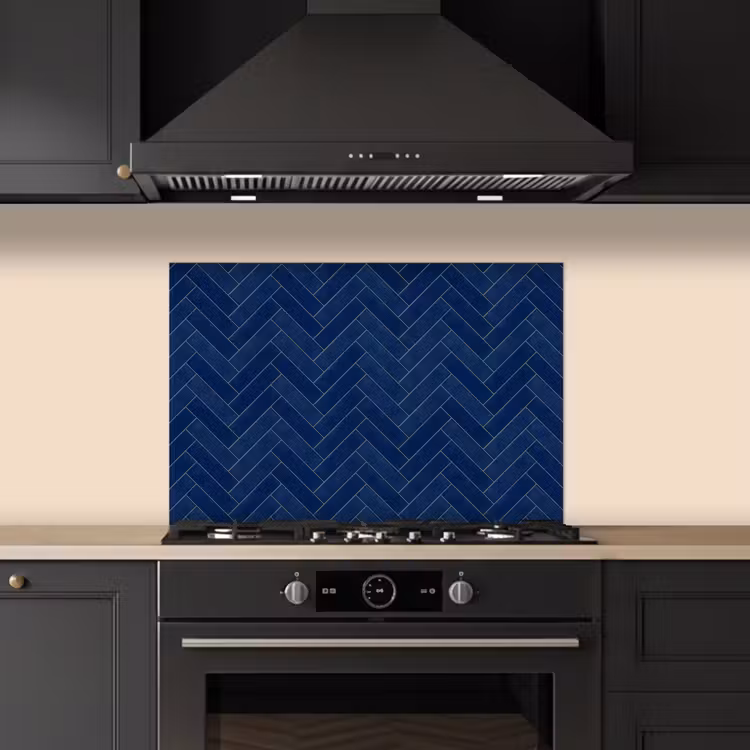 Visgraat - Wandtegel - Donkerblauw - Navy Blue keuken achterwand spatscherm klein 900 -sfeer1