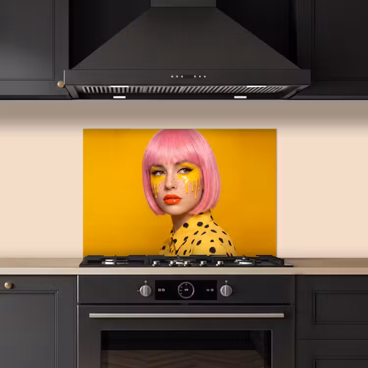 Vrouw - Portret - Abstract - Kleurrijk - Geel keuken achterwand spatscherm klein -sfeer1