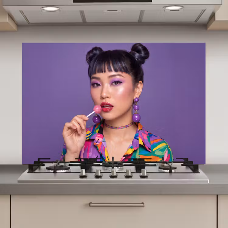Vrouw - Portret - Make-up - Paars - Levendig keuken achterwand spatscherm klein -3d_website