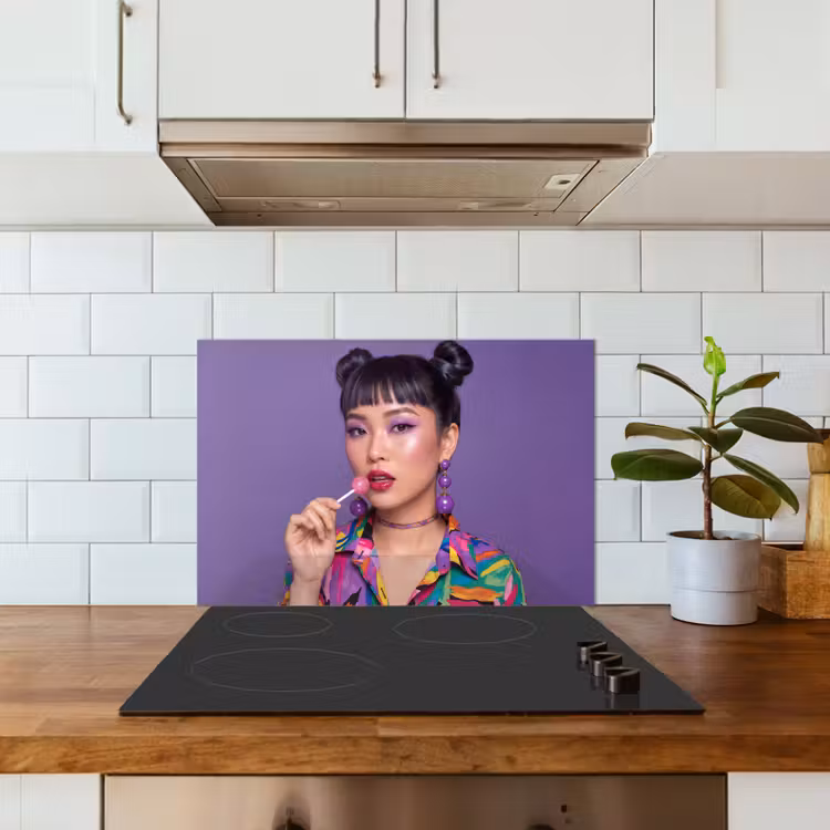 Vrouw - Portret - Make-up - Paars - Levendig keuken achterwand spatscherm klein -sfeer2