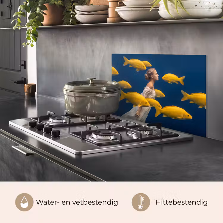 Vrouw - Vis - Water - Natuur - Geel keuken achterwand spatscherm klein -usp_NL