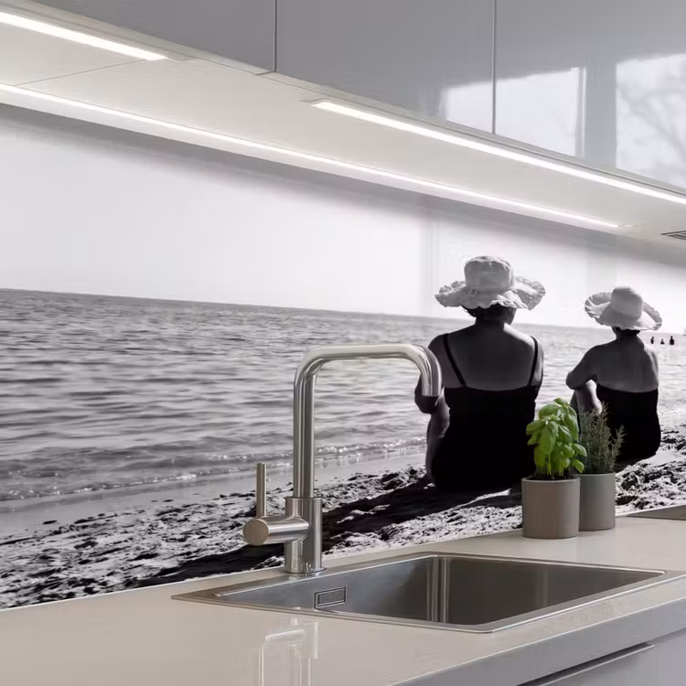Vrouwen - Zonnehoed - Strand - Zwart - Wit keuken achterwand 2 middel -3d_schuin
