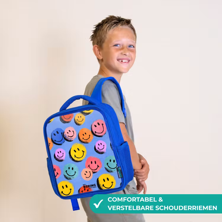 Een speels en kunstzinnig patroon van kleurrijke smileys Kinderrugzak - Blauw middel -sfeer3_NL