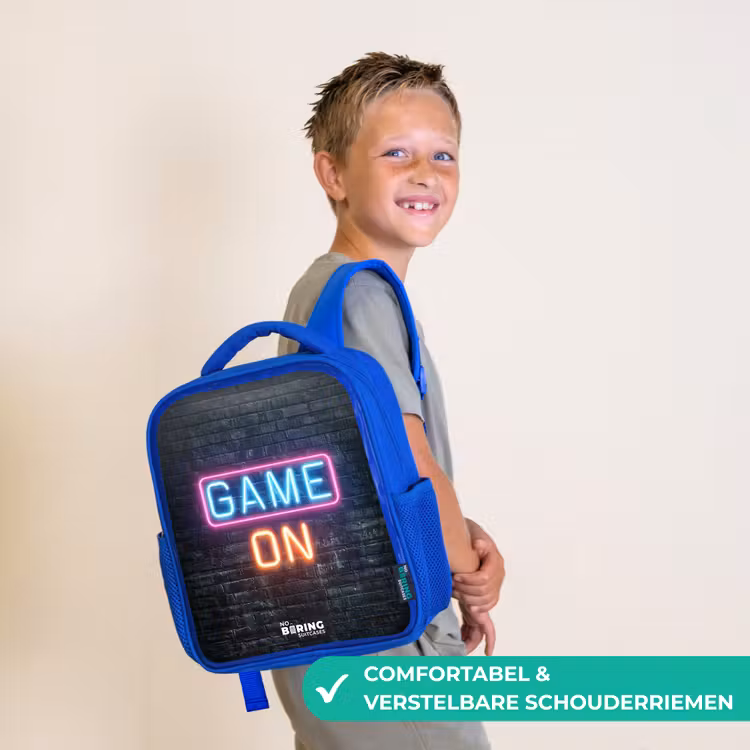 Game - Letters - Neon Kinderrugzak - Blauw middel -sfeer3_NL