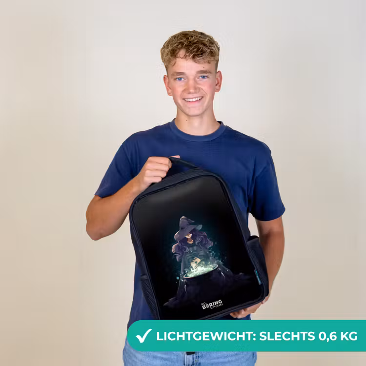 Heks - Ketel - Tover Rugzak - Zwart middel -sfeer7_NL