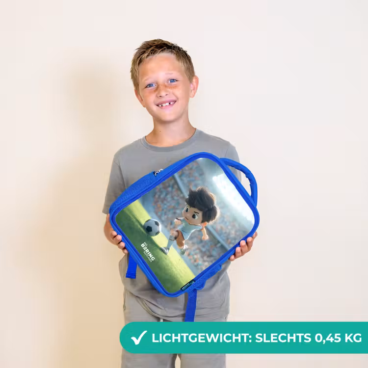 Jongen - Voetbal - Stadion - Zonlicht Kinderrugzak - Blauw middel -sfeer1_NL