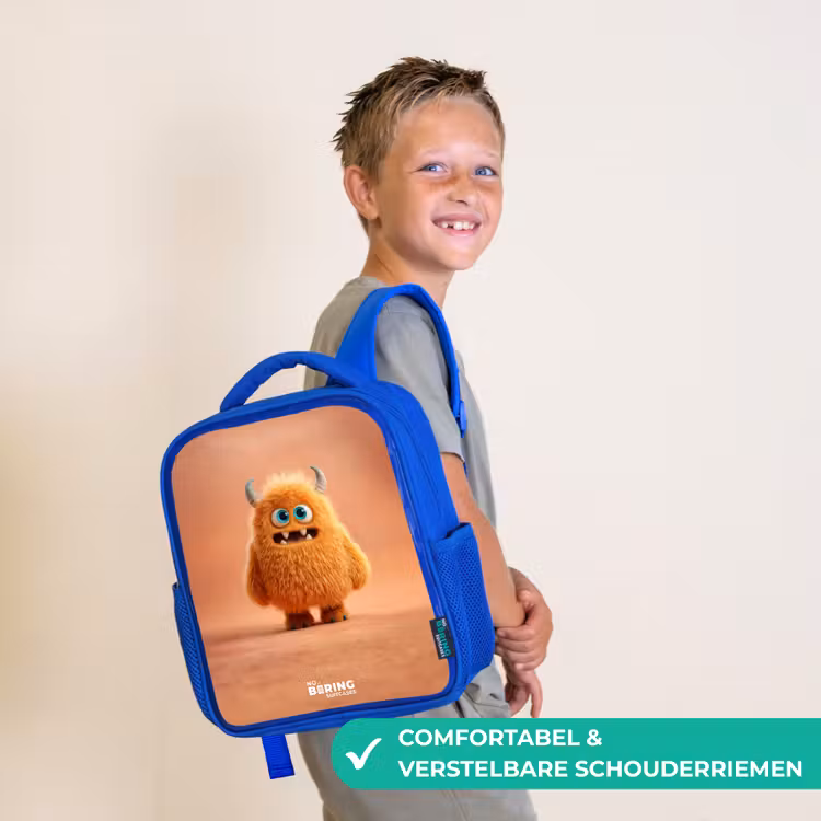 Oranje Pluizig Monster met Hoorns Kinderrugzak - Blauw middel -sfeer3_NL