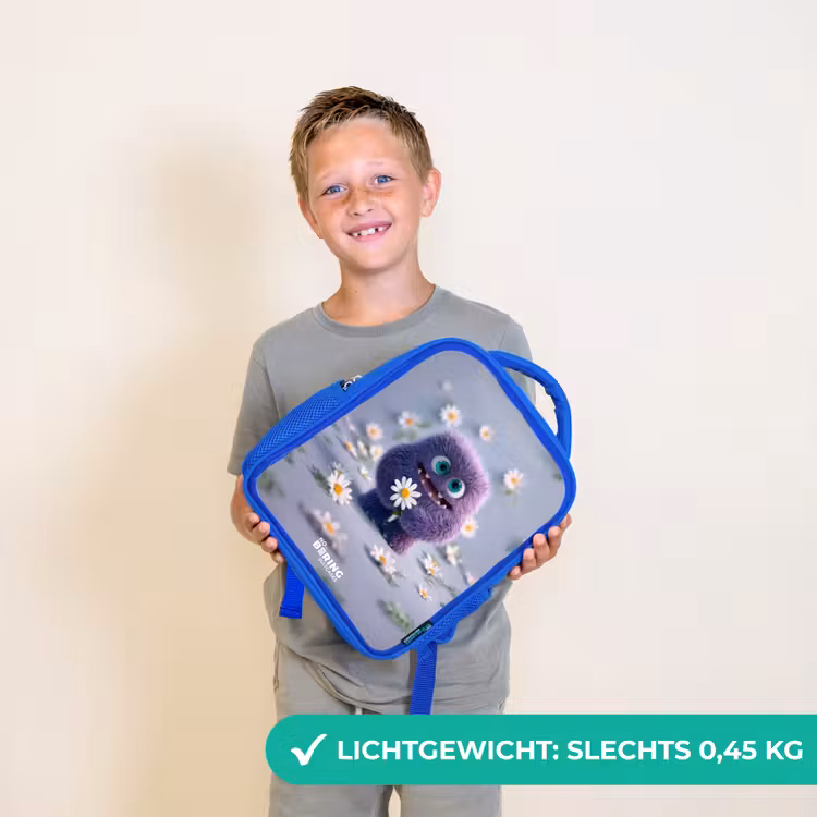 Paars Pluizig Vriendje met Madelief Kinderrugzak - Blauw middel -sfeer1_NL