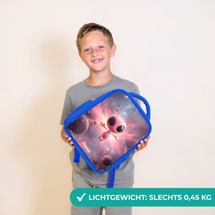 Roze Alien in Sterrennevel Kinderrugzak - Blauw middel -sfeer1_NL
