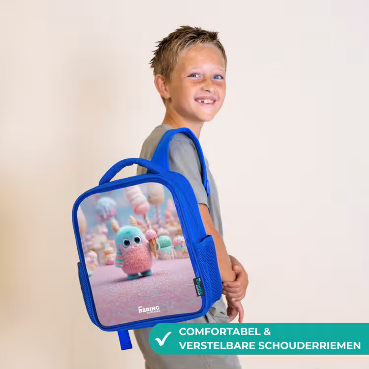 Zoet Monstersnoep Avontuur Kinderrugzak - Blauw middel -sfeer3_NL