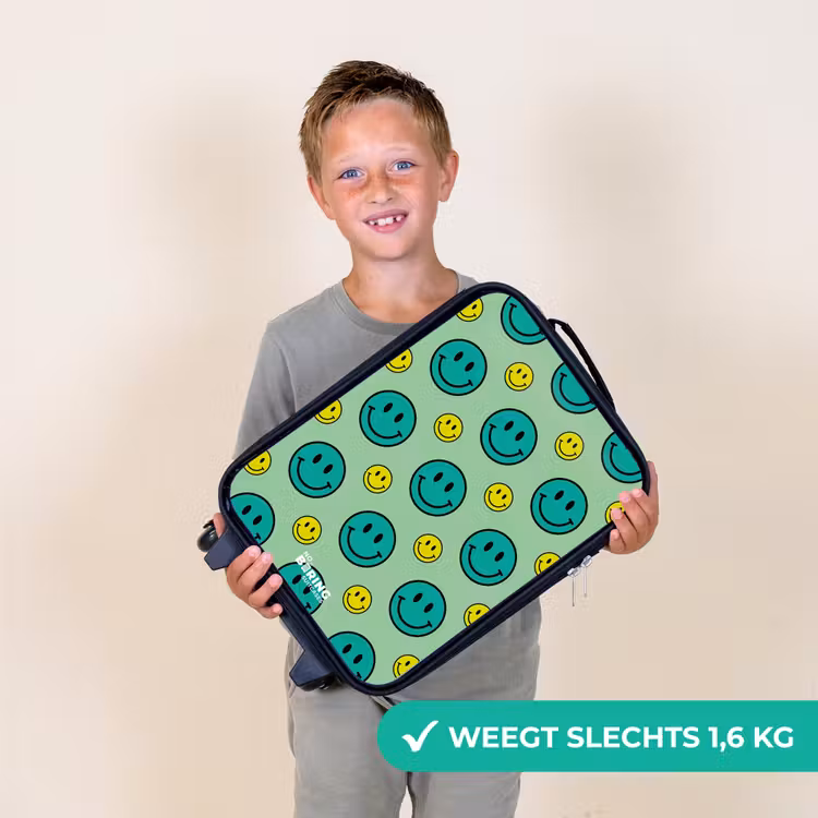 All smiles groen Kinderkoffer - Zwart klein -sfeer4_NL