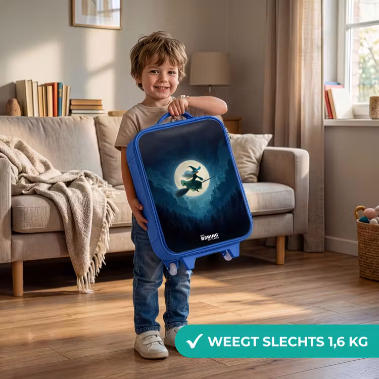 Heks in Maanlichtvlucht Kinderkoffer - Blauw klein -sfeer2_NL