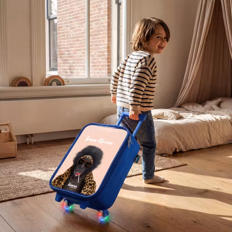 Aap met Loly Kinderkoffer - Blauw klein -sfeer1