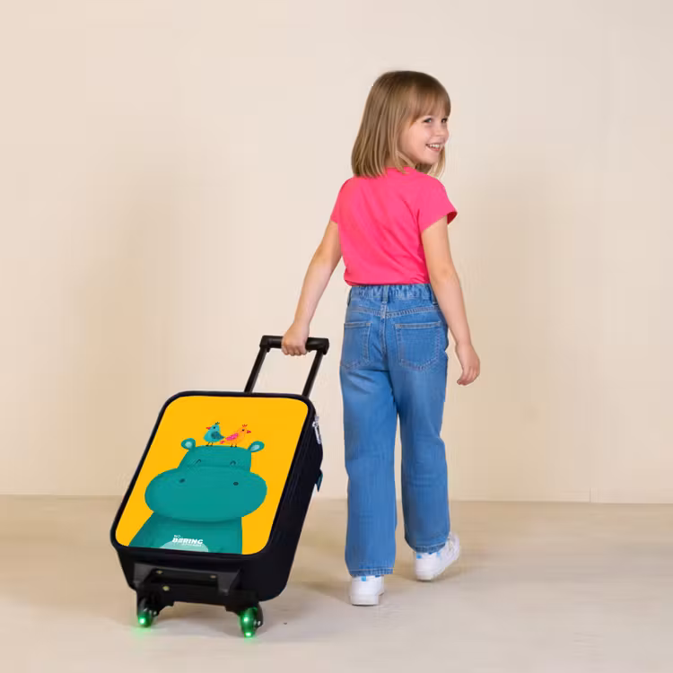 Nijlpaard - Vogels - Geel Kinderkoffer - Zwart klein -sfeer1