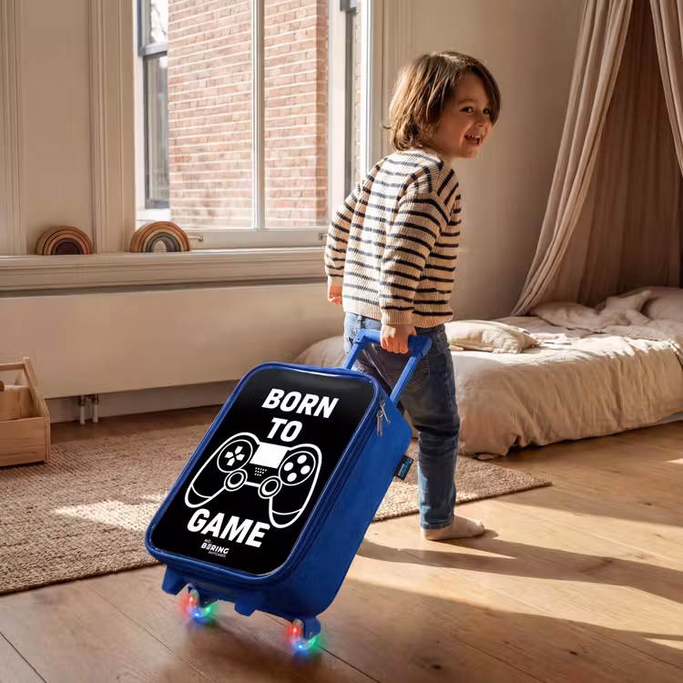 Qoute met controller in zwart wit Kinderkoffer - Blauw klein -sfeer1