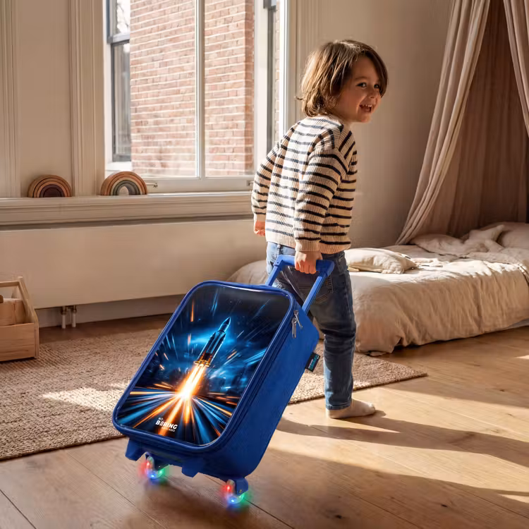 Ruimteraket stijgt op in nachtelijk lichtspektakel Kinderkoffer - Blauw klein -sfeer1