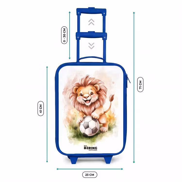 Speelse leeuw met voetbal op grasveld Kinderkoffer - Blauw klein -productfoto_formaten