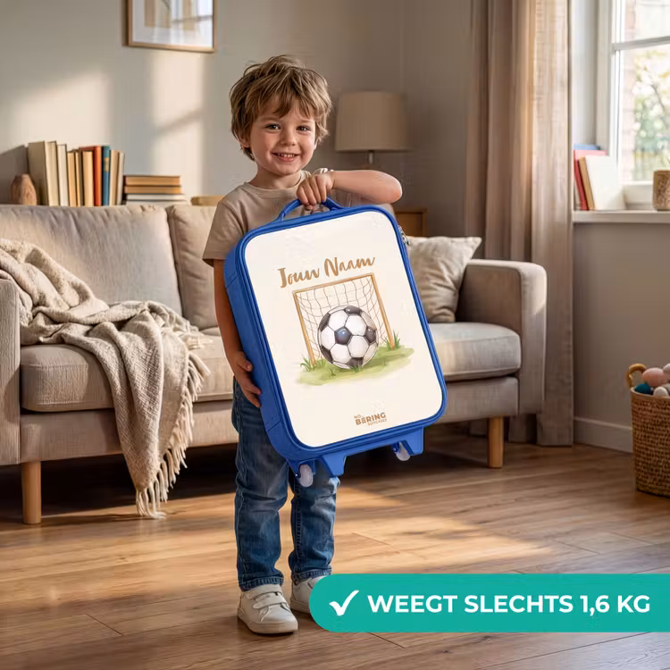Voetbal in een goal Kinderkoffer - Blauw klein -sfeer2_NL