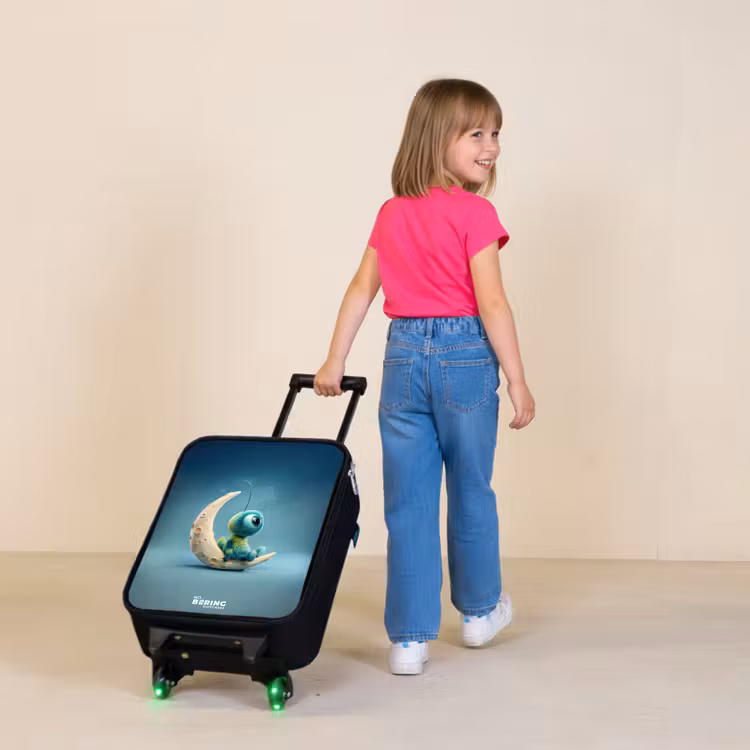 Dromerig Wezentje op de Maan Kinderkoffer - Zwart klein -sfeer1