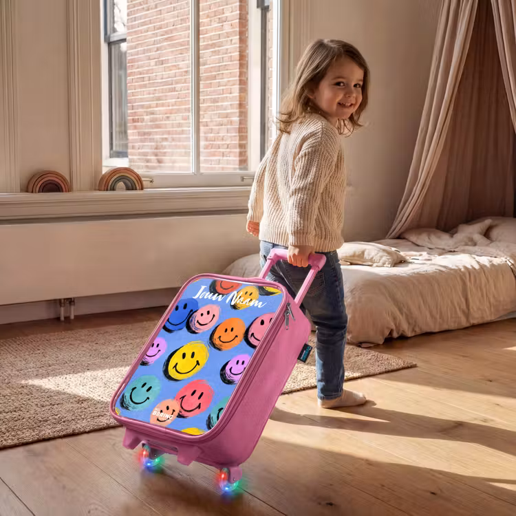 Een speels en kunstzinnig patroon van kleurrijke smileys Kinderkoffer - Roze klein -sfeer1